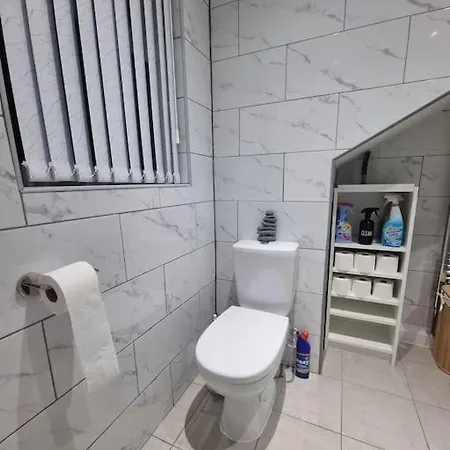 Holiday home Tranquil And Serene Wifi, Parking And Smart Tv *